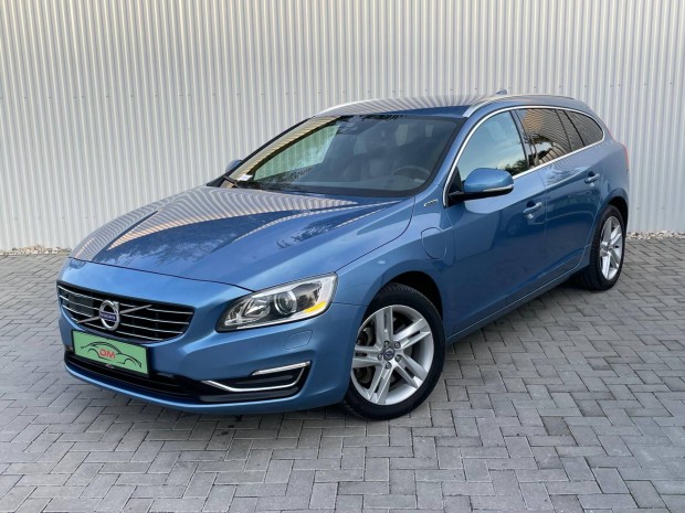 Volvo V60 2.4 D [D6] Phev AWD Summum Geartronic...